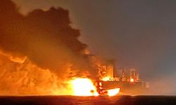 Karadeniz'de 2 gemide yangın