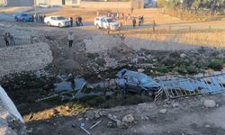 Mardin’de otomobil dereye uçtu: 1 ölü