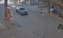 Mardin'de otomobilin çocuğa çarptığı anlar kameraya yansıdı