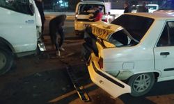 Mersin'de maddi hasarlı trafik kazası