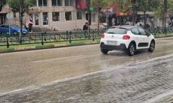 Meteoroloji'den kuvvetli yağış uyarısı: Bazı bölgelerde sağanak ve fırtına bekleniyor