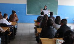 Öğretmenlerin kaleminden atasözleri ve deyimlerin açıklamaları yazılacak