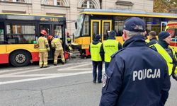 Polonya'da iki tramvay ile otobüs çarpıştı: 24 yaralı