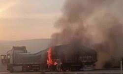 Seyir halindeki tır'da yangın: Erken müdahale felaketi önledi