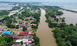 Tayland'daki şiddetli yağışlar sonrasında sel felaketi: 2,1 milyon kişi etkilendi, 13 ölü