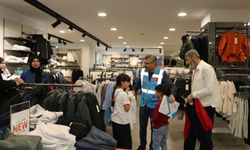 Yetimler Vakfı Ankara'da onlarca yetim çocuğu giydirdi