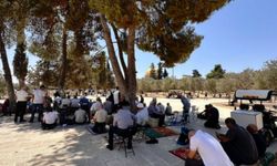 Yüzlerce işgalci siyonist Mescid-i Aksa’ya baskın düzenledi