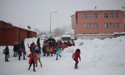 Ağrı'da kar yağışı nedeniyle il genelinde eğitime 1 gün ara verildi