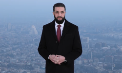 Ahmed eş-Şara, yaptırımların kaldırılmasının ardından Suriyelilere Kasyun Dağı'ndan seslendi