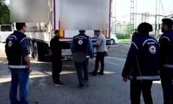 Amasya’da tırda gizlenen 13 düzensiz göçmen yakalandı