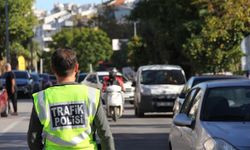 Antalya’da trafik denetimlerinde 11 bin 553 sürücüye ceza kesildi