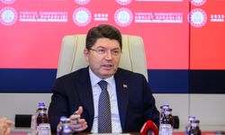 Bakan Tunç, hakim ve savcı adaylarına cübbelerini teslim etti