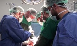 Balıklıgöl Devlet Hastanesi’nde 25 santimetrelik dev kist başarıyla alındı