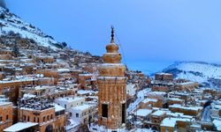 Beyaza bürünen tarihi kent Mardin havadan görüntülendi