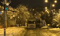 Diyarbakır'da buzlanma nedeniyle ağır tonajlı araçlar yolda kaldı