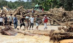 Endonezya'daki yağışlar nedeniyle ölenlerin sayısı 961'e yükseldi