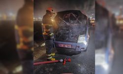 Hareket halindeki araç bir anda alev aldı