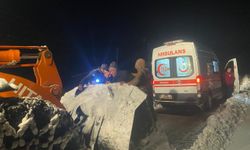 Hasankeyf'te mahsur kalan 80 yaşındaki vatandaş kurtarıldı