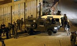 İşgalci siyonistler yine onlarca Filistinliyi tutukladı