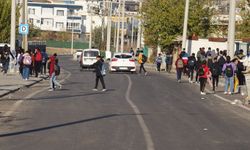 Köy yolunda tehlike: Vatandaşlar tümsek ve uyarı levhası talep ediyor