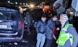 Mardin’de 7 araç kayganlaşan yolda zincirleme kazaya karıştı 