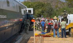 Meksika’da yolcu treni kazası: 13 ölü, 98 yaralı