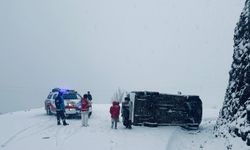 Okul servisi şarampole yuvarlandı: 6 yaralı