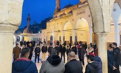 Şanlıurfa’da “Sabah Namazı ile Diriliş Buluşmaları” tarihi camide devam ediyor