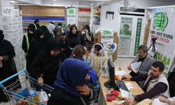 Şanlıurfa'da Umut Kervanı’ndan Regaib Gecesi’nde yüzlerce aileye yardım