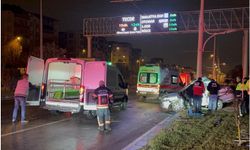 Trambüs direğine çarpan araçta bir kişi hayatını kaybetti