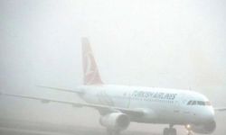 Uçak seferlerine kar yağışı engeli