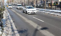 Ulaşım sorunu yaşayan esnaftan yaya geçidi talebi