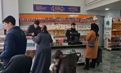 Umut Kervanı Van’da Regaib Kandili vesilesiyle onlarca aileyi sevindirdi