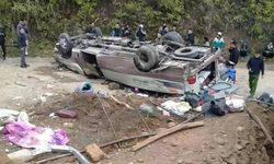 Vietnam’da yolcu otobüsü devrildi: 9 ölü, 9 yaralı