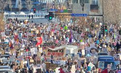 ABD'de bir kişinin federal ajanlar tarafından vurularak öldürülmesinin ardından geniş çaplı protestolar düzenledi