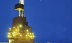 ABD'de petrol sondaj platformu devrildi: Alevler etrafı sardı