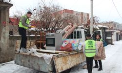 Batman Umut Kervanı'ndan mağdur ailelere ev eşyası ve gıda desteği