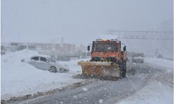 Bitlis’te yoğun kar yağışı uyarısı: 128 köy yolu ulaşıma kapandı