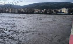 Bulgaristan'da şiddetli yağışlar etkili oldu yerleşim yerleri su altında kaldı