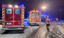 Buzlanma nedeniyle Berlin tramvay seferleri durdu, Almanya genelinde ulaşım aksadı.