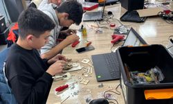 Deneyap atölyesinde geleceğin mucitleri yetişiyor