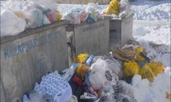 Diyarbakır’da çöp konteynerleri taştı, vatandaşlar tepkili