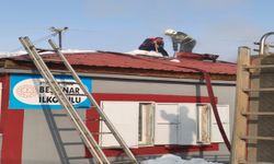 Diyarbakır'da sobadan çıkan baca yangını okulda paniğe yol açtı