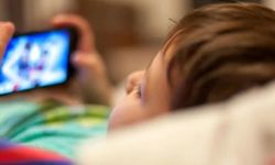 Fransa’da 15 yaşın altındaki çocuklara sosyal medya yasağı