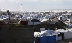 Gazze'de bir bebek soğuk nedeniyle can verdi