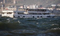 Güney Marmara'da feribot seferlerine fırtına engeli