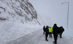 Hakkari’de kar kalınlığı 2 metreyi aştı