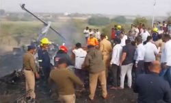 Hindistan’da küçük uçak düştü: 5 ölü
