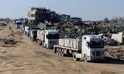 İşgal çetesi, Gazze’ye yardım ulaştıran 37 uluslararası kuruluşun lisansını iptal etmeye başladı