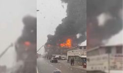 İstanbul'da fabrika yangını: Siyah dumanlar gökyüzünü kapladı